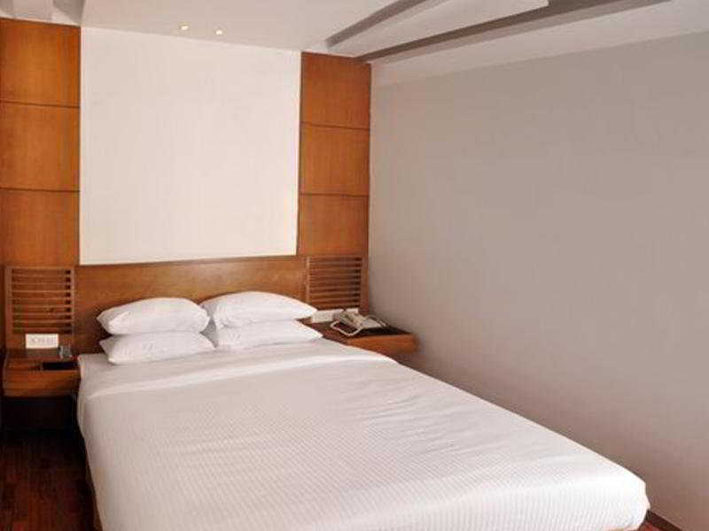 Hotel Walson Spa'O'Tel Колката Екстериор снимка