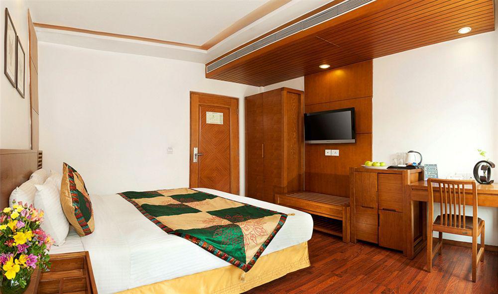 Hotel Walson Spa'O'Tel Колката Екстериор снимка
